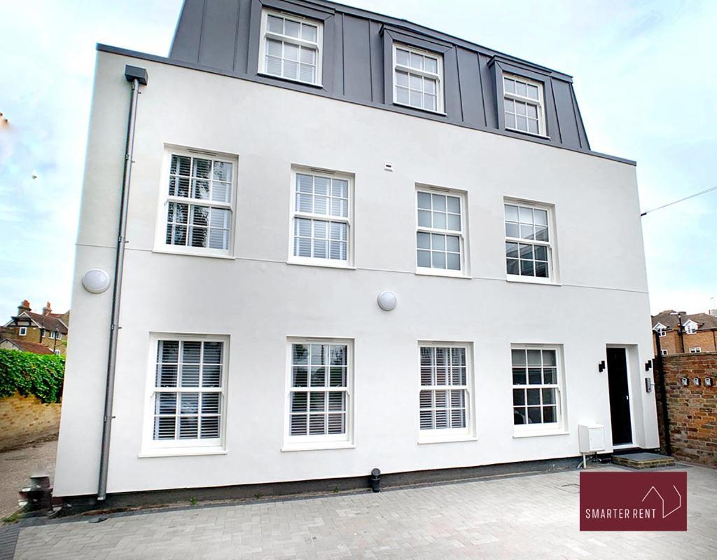 Eton, Windsor - 1 Bedroom Ground Floor Apartment - With Parking Exterior photo