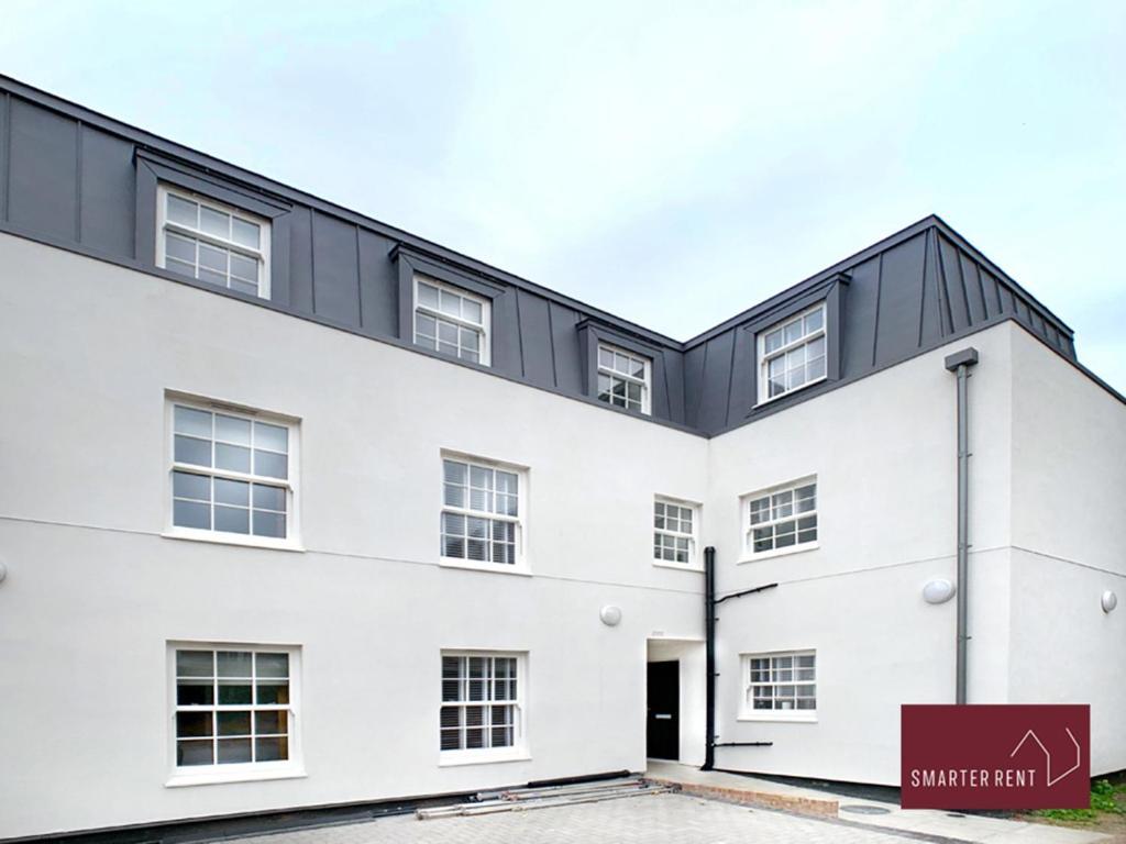 Eton, Windsor - 1 Bedroom Ground Floor Apartment - With Parking Exterior photo